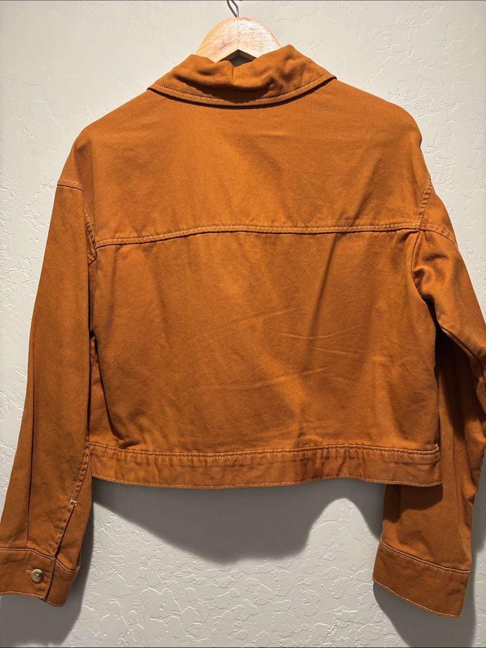 Old Navy Women's Cropped Rust Orange Button-Up Jean Jacket - Picture 3 of 3